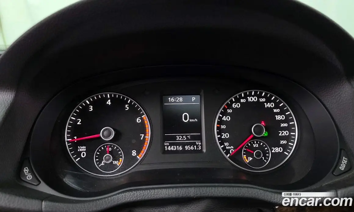 Volkswagen Passat 2015 1.8 автомат (гидро), фото 8 Volkswagen Passat 2015 1.8 автомат (гидро), фото 8