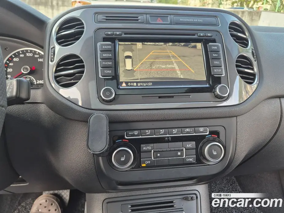Volkswagen Tiguan 2013 2.0 автомат (гидро), фото 13 Volkswagen Tiguan 2013 2.0 автомат (гидро), фото 13