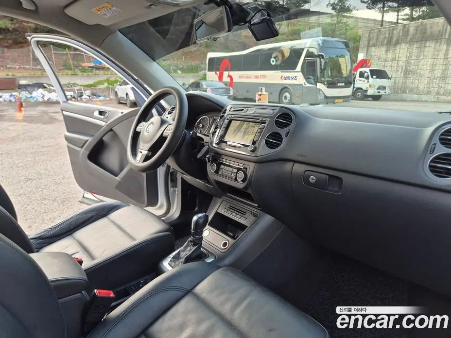 Volkswagen Tiguan 2013 2.0 автомат (гидро), фото 8 Volkswagen Tiguan 2013 2.0 автомат (гидро), фото 8
