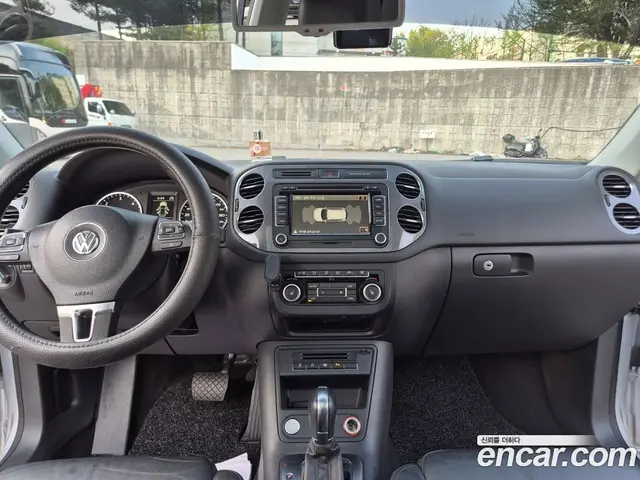 Volkswagen Tiguan 2013 2.0 автомат (гидро), миниатюра 9 Volkswagen Tiguan 2013 2.0 автомат (гидро), миниатюра 9