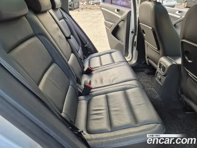 Volkswagen Tiguan 2013 2.0 автомат (гидро), миниатюра 10 Volkswagen Tiguan 2013 2.0 автомат (гидро), миниатюра 10