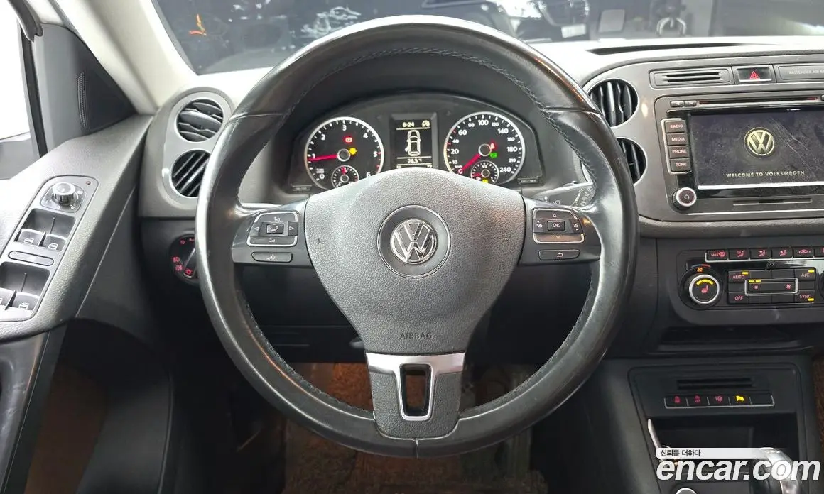 Volkswagen Tiguan 2014 2.0 автомат (гидро), фото 13 Volkswagen Tiguan 2014 2.0 автомат (гидро), фото 13