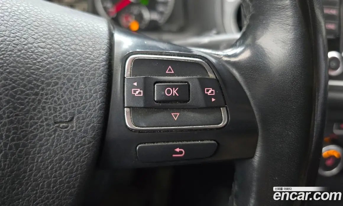 Volkswagen Tiguan 2014 2.0 автомат (гидро), фото 18 Volkswagen Tiguan 2014 2.0 автомат (гидро), фото 18