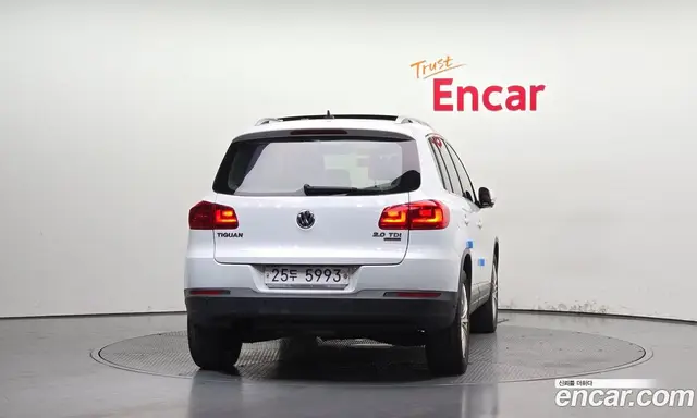 Volkswagen Tiguan 2014 2.0 автомат (гидро), миниатюра 4 Volkswagen Tiguan 2014 2.0 автомат (гидро), миниатюра 4