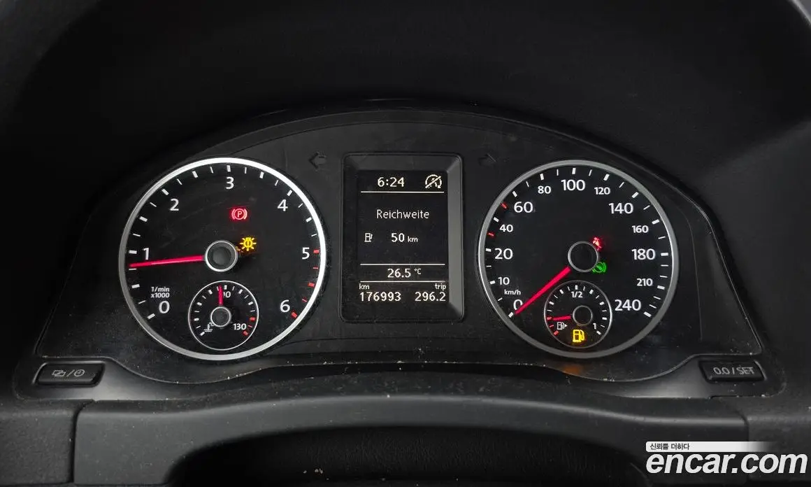 Volkswagen Tiguan 2014 2.0 автомат (гидро), фото 8 Volkswagen Tiguan 2014 2.0 автомат (гидро), фото 8