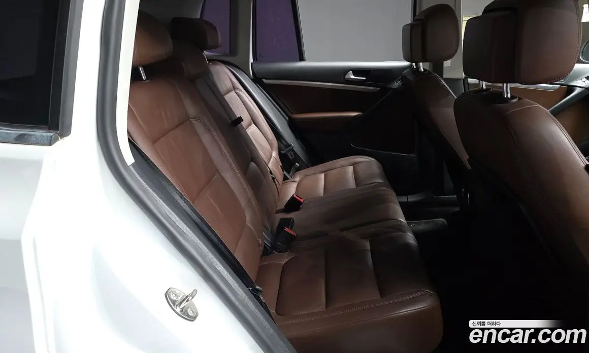 Volkswagen Tiguan 2015 2.0 автомат (гидро), фото 12