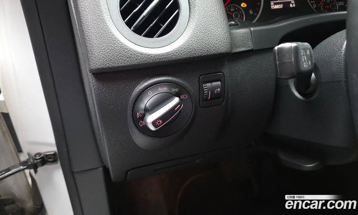Volkswagen Tiguan 2015 2.0 автомат (гидро), фото 16