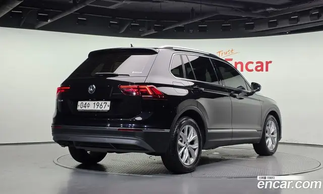 Volkswagen Tiguan 2018 2.0 автомат (гидро), миниатюра 2