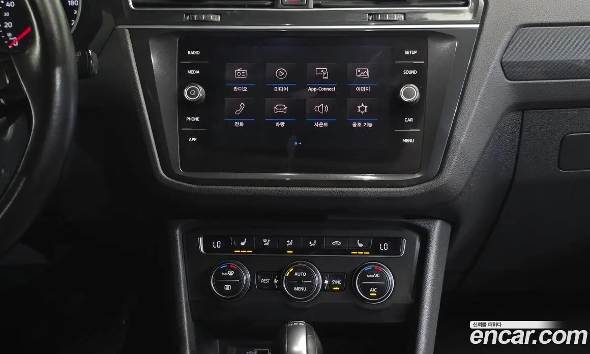 Volkswagen Tiguan 2018 2.0 автомат (гидро), фото 13