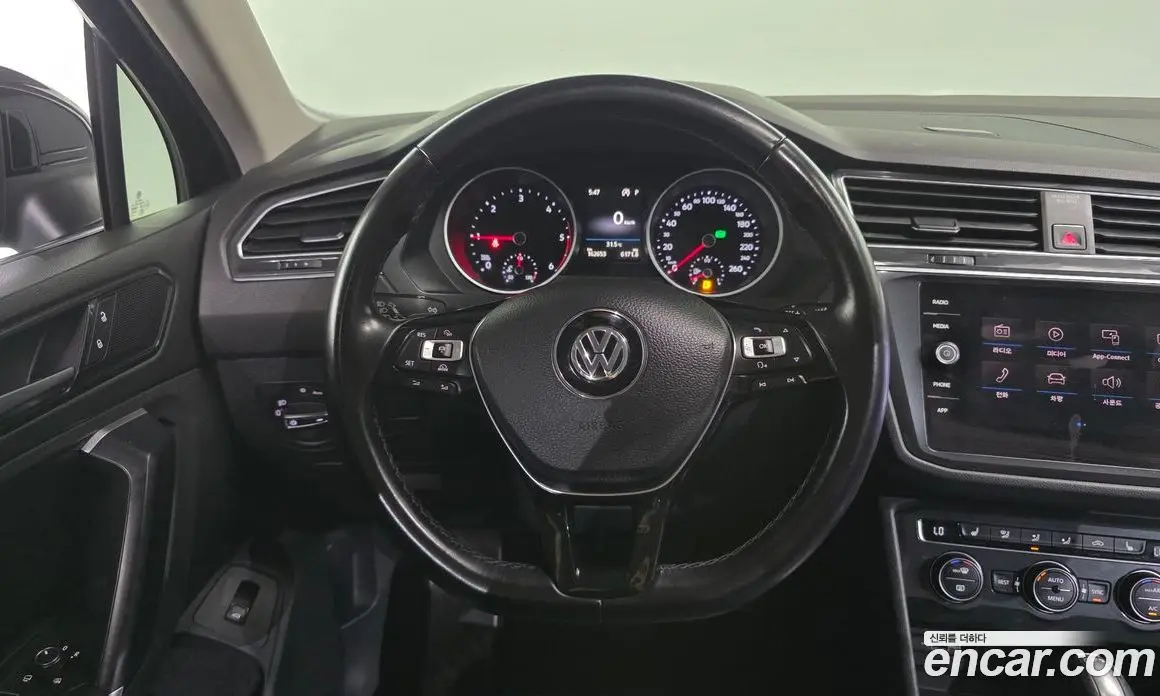 Volkswagen Tiguan 2018 2.0 автомат (гидро), фото 14