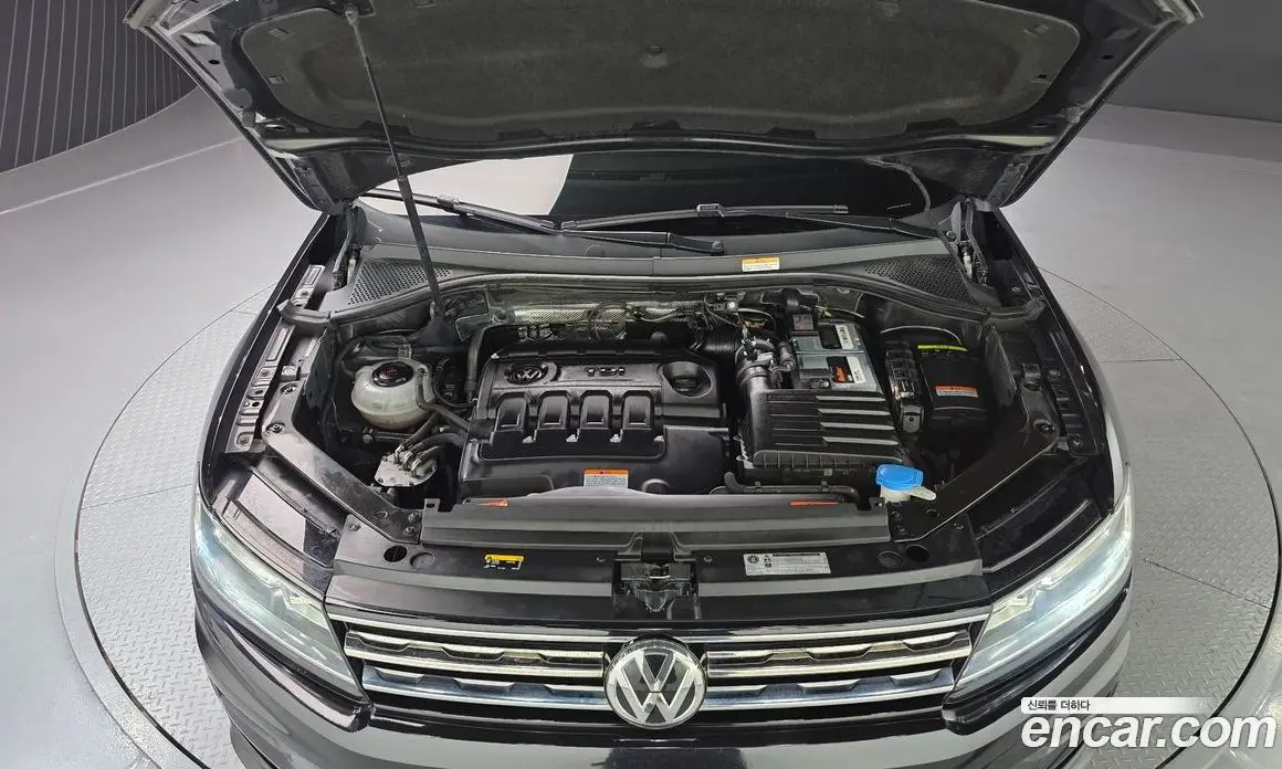 Volkswagen Tiguan 2018 2.0 автомат (гидро), фото 6