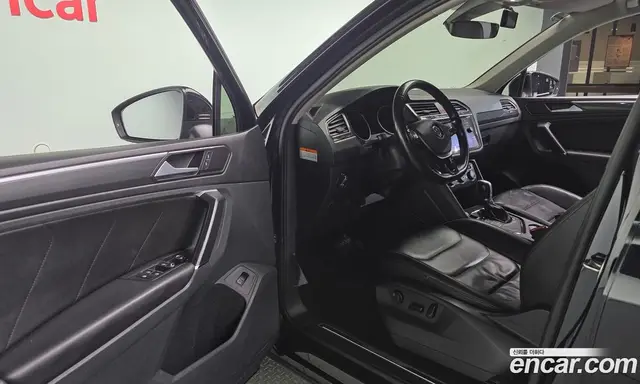 Volkswagen Tiguan 2018 2.0 автомат (гидро), миниатюра 10