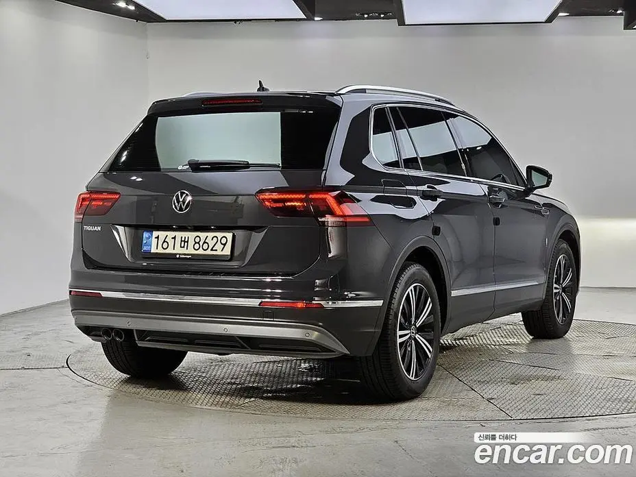 Volkswagen Tiguan 2020 2.0 автомат (гидро), фото 4 Volkswagen Tiguan 2020 2.0 автомат (гидро), фото 4