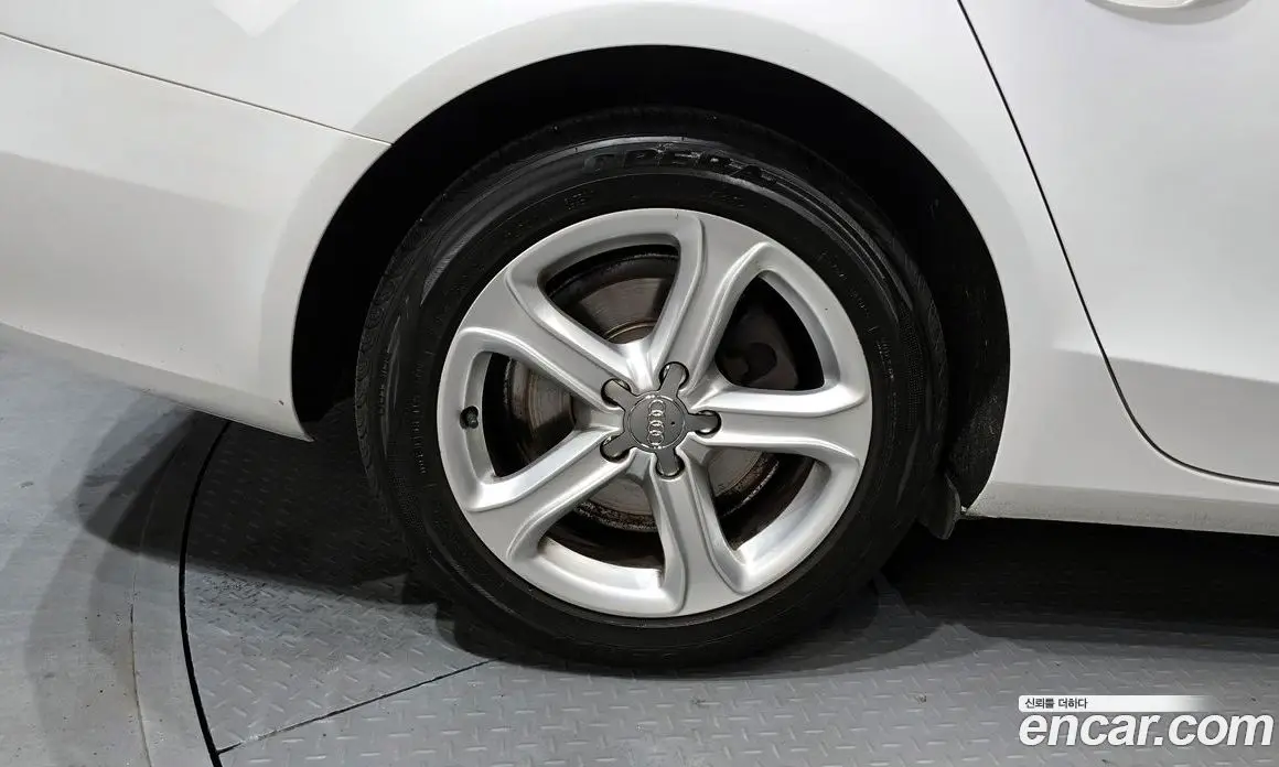 Audi A4 2015 2.0 автомат (гидро), фото 5 Audi A4 2015 2.0 автомат (гидро), фото 5