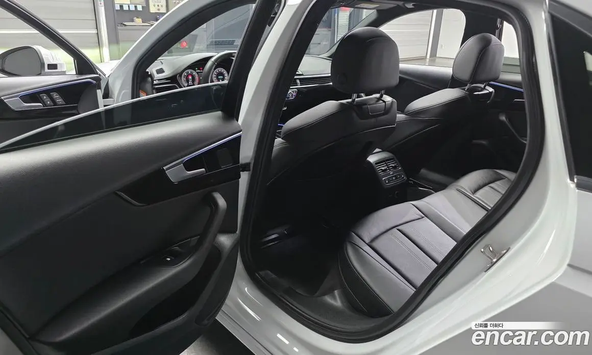 Audi A4 2021 2.0 автомат (гидро), фото 11