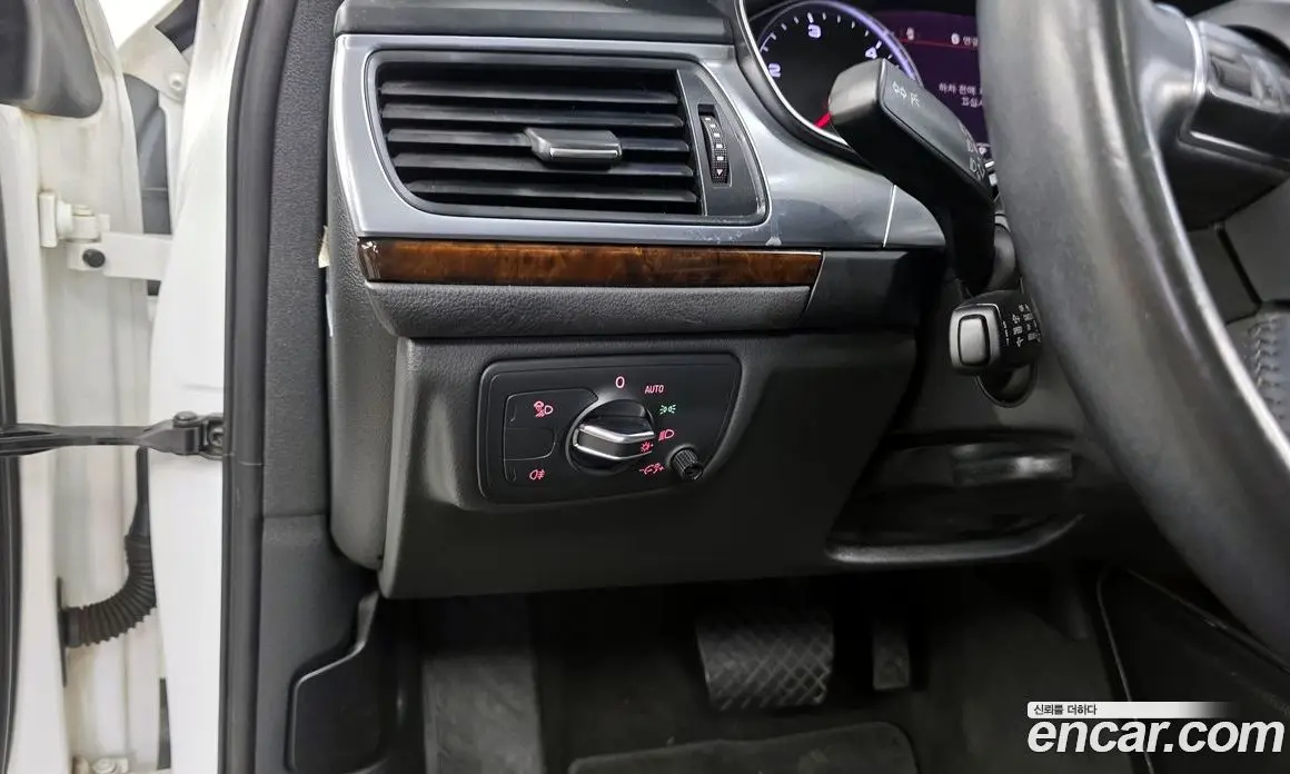 Audi A6 2015 2.0 автомат (гидро), фото 16