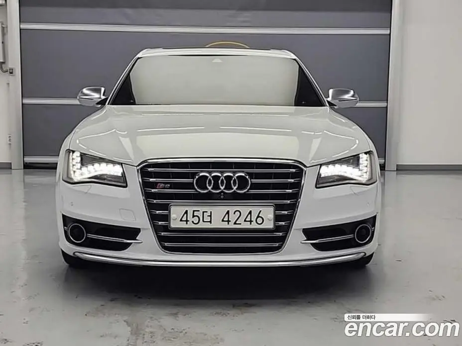 Audi S8 2013 4.0 автомат (гидро), фото 1 Audi S8 2013 4.0 автомат (гидро), фото 1