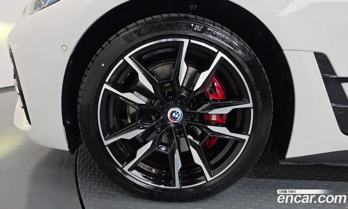 BMW i4 2022 0.2 автомат (гидро), фото 5