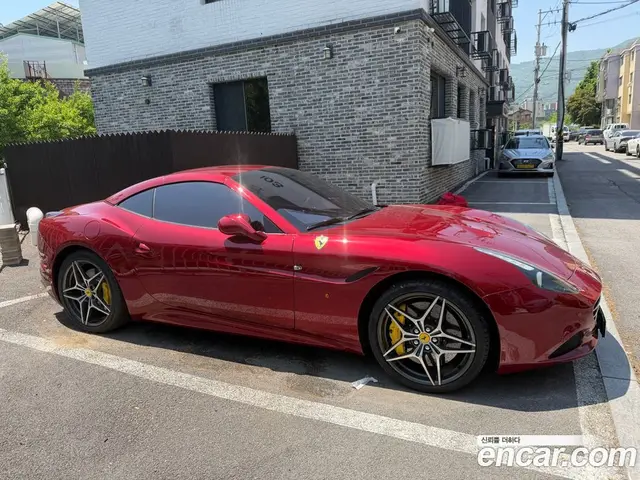 Ferrari California 2015 4.3 автомат (гидро), миниатюра 4 Ferrari California 2015 4.3 автомат (гидро), миниатюра 4