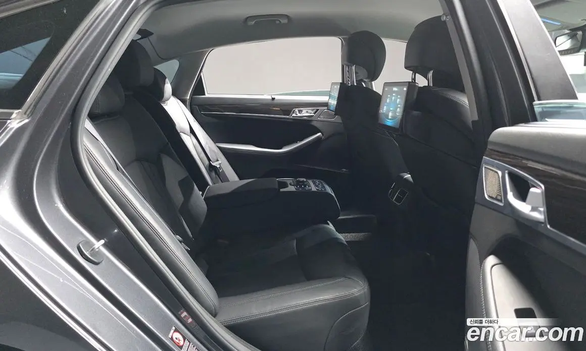 Genesis G80 2017 3.3 автомат (гидро), фото 11 Genesis G80 2017 3.3 автомат (гидро), фото 11