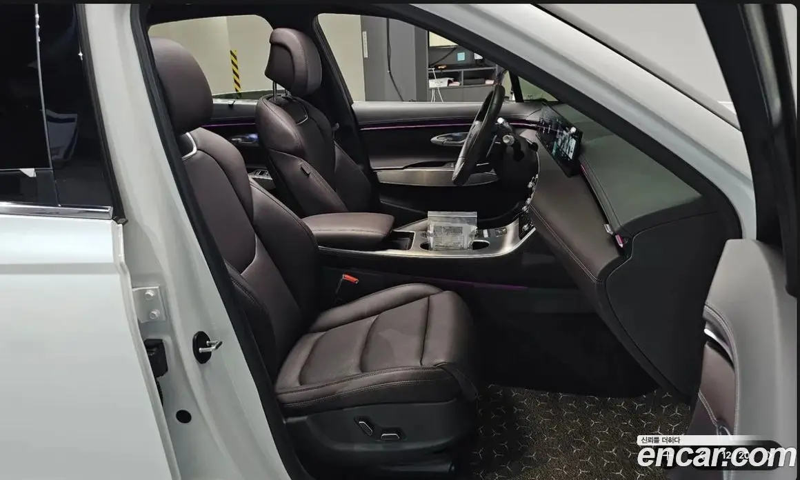 Genesis GV70 2024 3.5 автомат (гидро), фото 12 Genesis GV70 2024 3.5 автомат (гидро), фото 12