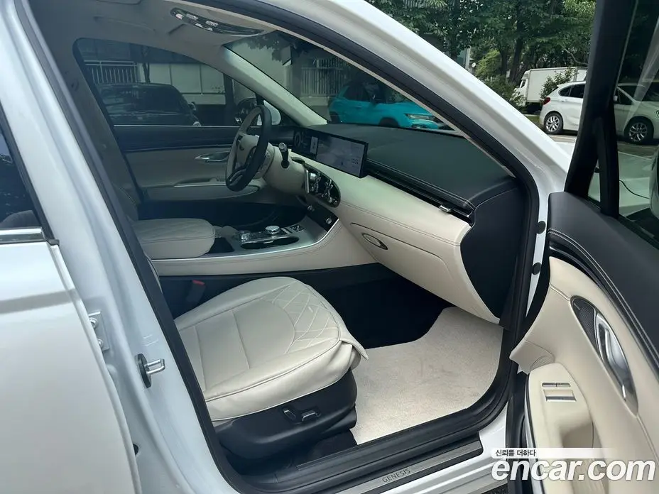 Genesis GV70 2024 2.5 автомат (гидро), фото 8