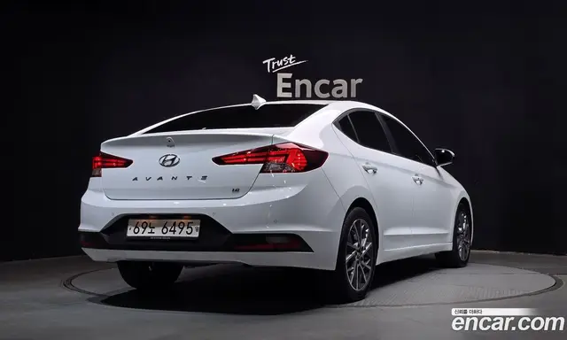 Hyundai Avante 2019 1.6 автомат (гидро), миниатюра 2