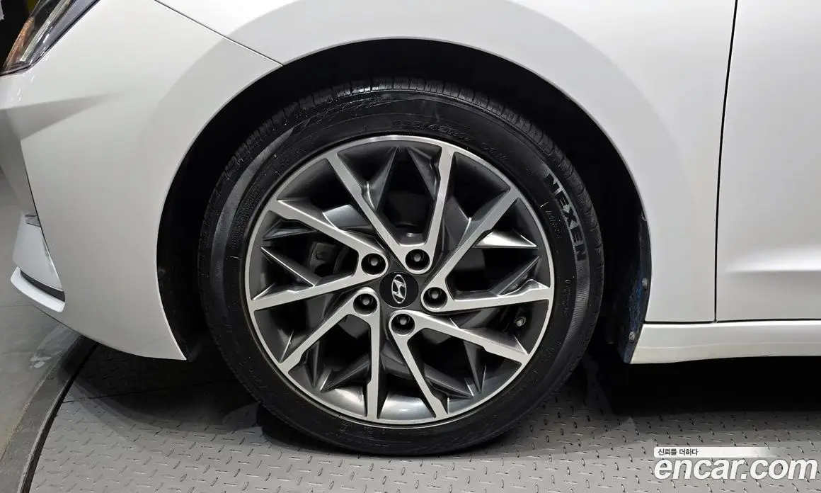 Hyundai Avante 2019 1.6 автомат (гидро), фото 5
