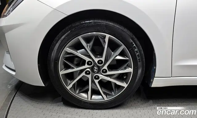 Hyundai Avante 2019 1.6 автомат (гидро), миниатюра 5