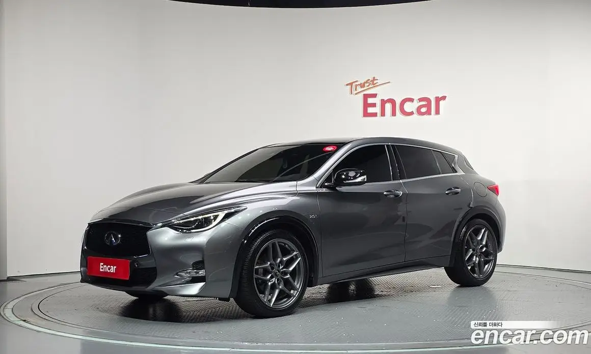 Infiniti Q30 2017 2.0 автомат (гидро), фото 1 Infiniti Q30 2017 2.0 автомат (гидро), фото 1