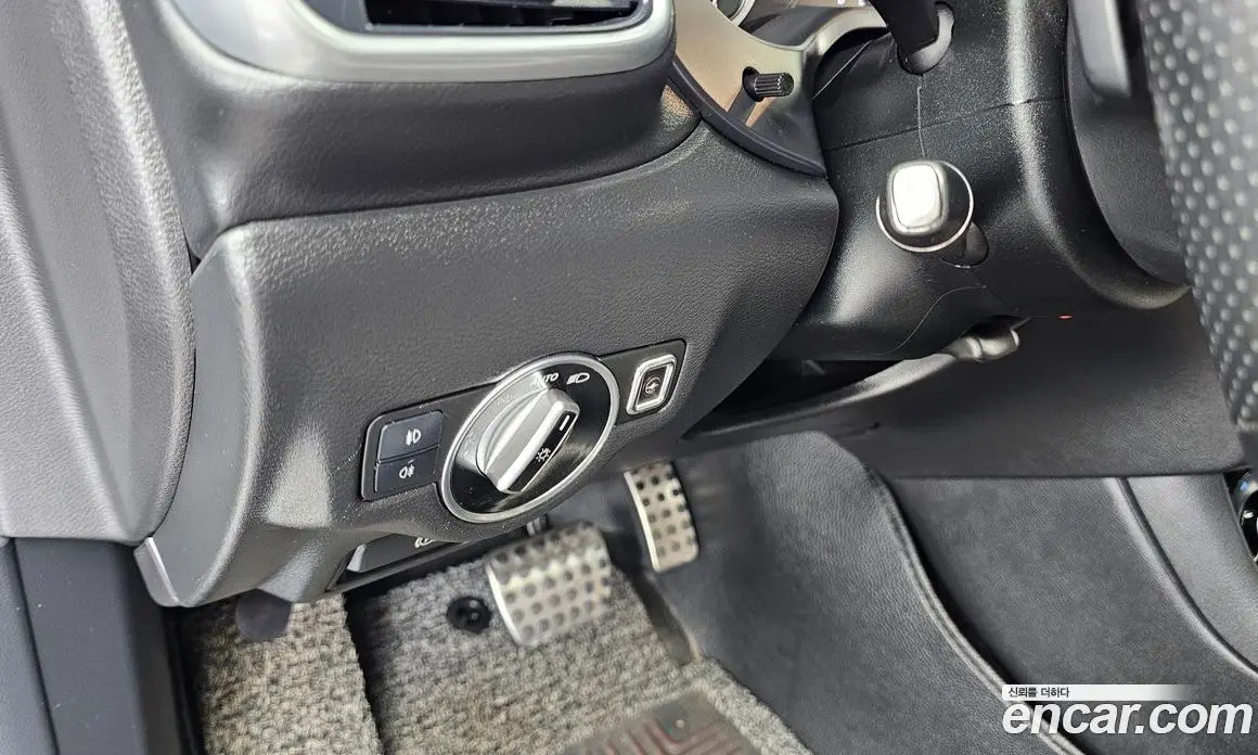 Infiniti Q30 2017 2.0 автомат (гидро), фото 16 Infiniti Q30 2017 2.0 автомат (гидро), фото 16