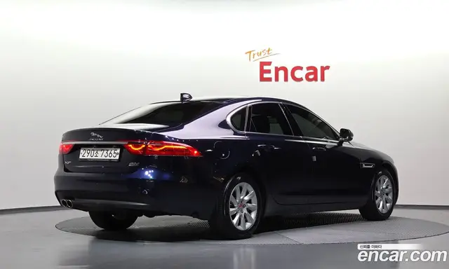 Jaguar XF 2017 2.0 автомат (гидро), миниатюра 2 Jaguar XF 2017 2.0 автомат (гидро), миниатюра 2