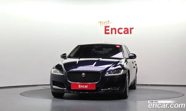 Jaguar XF 2017 2.0 автомат (гидро), миниатюра 3 Jaguar XF 2017 2.0 автомат (гидро), миниатюра 3