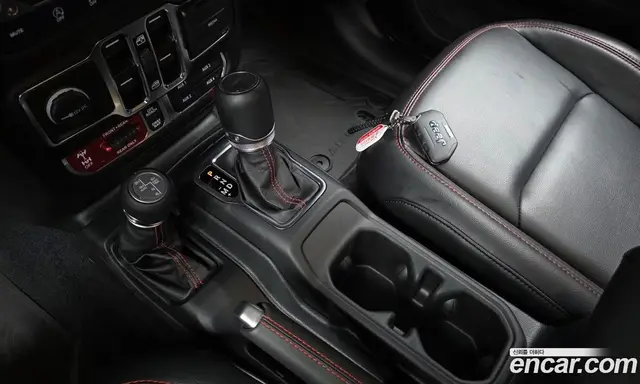 Jeep Gladiator 2023 3.6 автомат (гидро), миниатюра 9