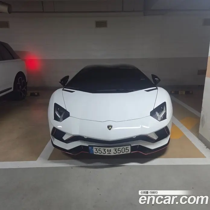 Lamborghini Aventador 2019 6.5 автомат (гидро), фото 1 Lamborghini Aventador 2019 6.5 автомат (гидро), фото 1