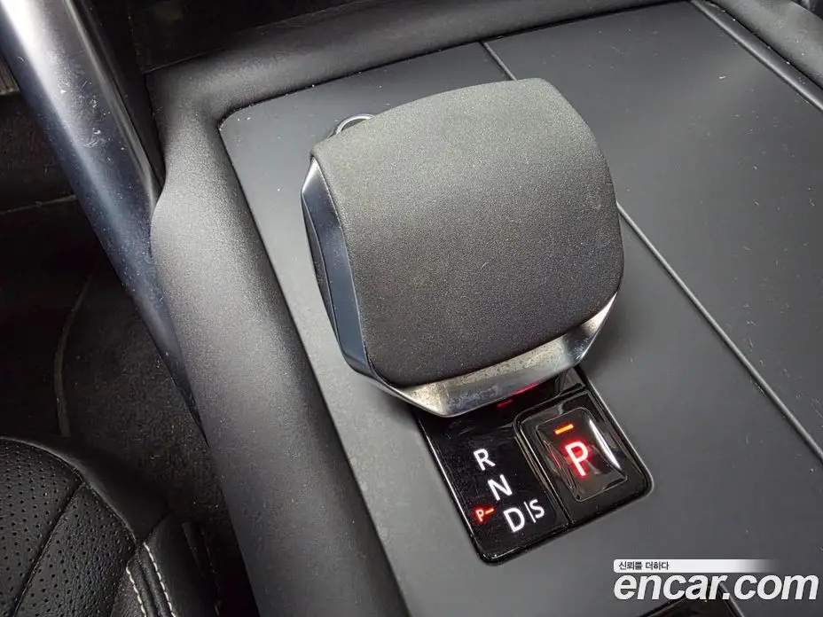 Land Rover Discovery 2022 3.0 автомат (гидро), фото 14