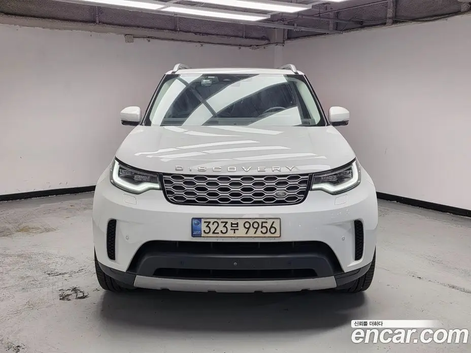 Land Rover Discovery 2022 3.0 автомат (гидро), фото 3