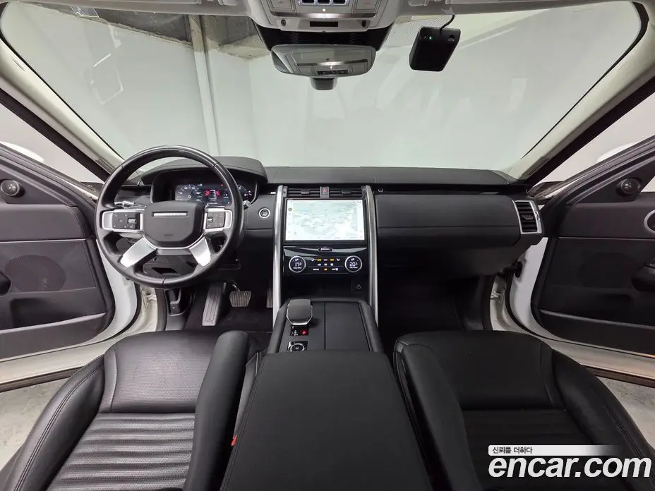 Land Rover Discovery 2022 3.0 автомат (гидро), фото 6