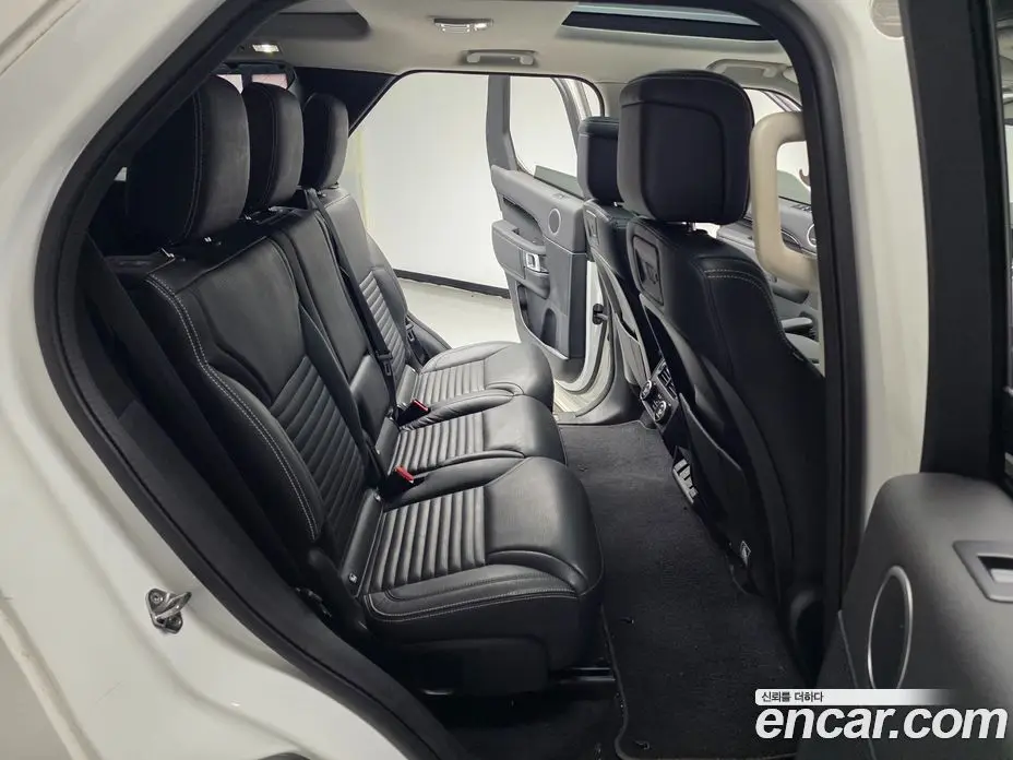 Land Rover Discovery 2022 3.0 автомат (гидро), фото 10