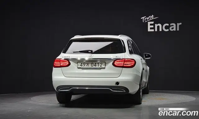 Mercedes-Benz C-Class 2015 2.1 автомат (гидро), миниатюра 4 Mercedes-Benz C-Class 2015 2.1 автомат (гидро), миниатюра 4