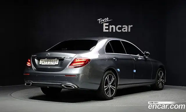 Mercedes-Benz E-Class 2020 1.9 автомат (гидро), миниатюра 2