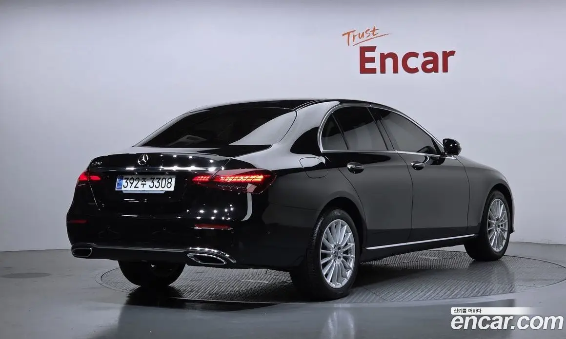 Mercedes-Benz E-Class 2023 2.0 автомат (гидро), фото 2 Mercedes-Benz E-Class 2023 2.0 автомат (гидро), фото 2
