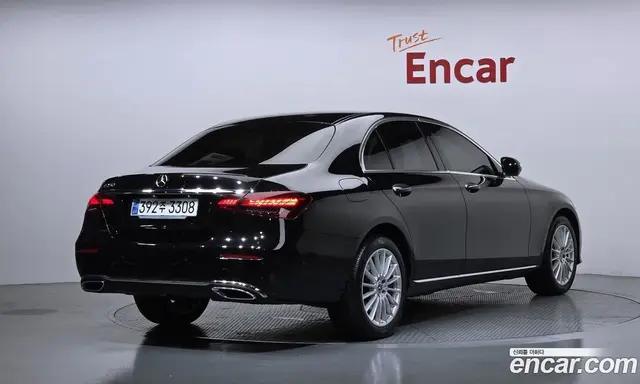 Mercedes-Benz E-Class 2023 2.0 автомат (гидро), миниатюра 2 Mercedes-Benz E-Class 2023 2.0 автомат (гидро), миниатюра 2