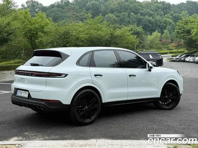 Porsche Cayenne 2024 3.0 автомат (гидро), миниатюра 3 Porsche Cayenne 2024 3.0 автомат (гидро), миниатюра 3