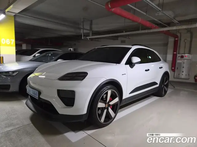 Porsche Macan, 2025, 9 580 км