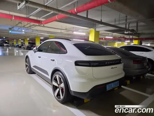 Porsche Macan 2025 0.2 автомат (гидро), миниатюра 2