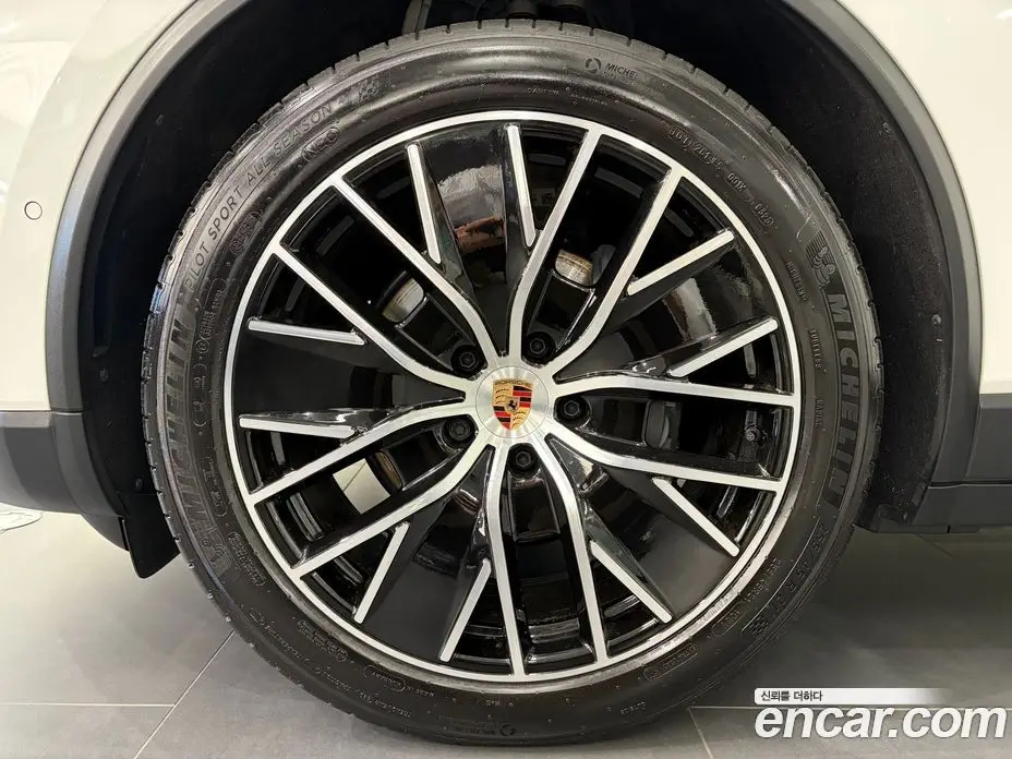Porsche Macan 2025 0.2 автомат (гидро), фото 5 Porsche Macan 2025 0.2 автомат (гидро), фото 5