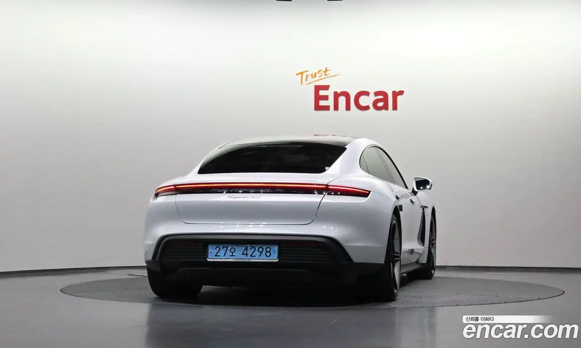 Porsche Taycan 2023 0.1 автомат (гидро), фото 4