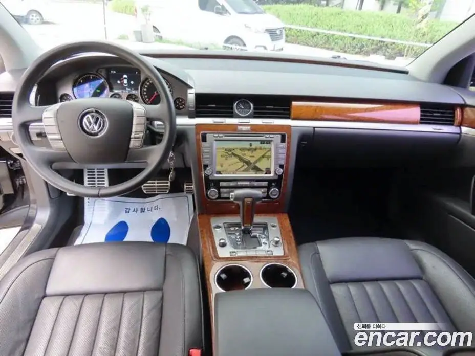 Volkswagen Phaeton 2013 3.0 автомат (гидро), фото 8 Volkswagen Phaeton 2013 3.0 автомат (гидро), фото 8