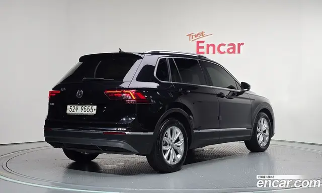 Volkswagen Tiguan 2018 2.0 автомат (гидро), миниатюра 2